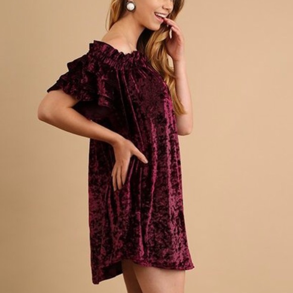 Closet clear out 🚨 Velvet Off Shoulder dress - Picture 2 of 8
